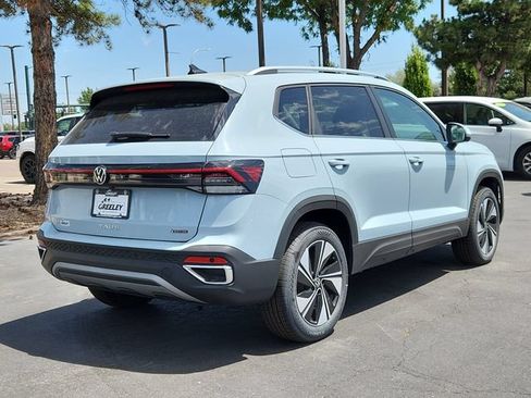 New 2026 Volkswagen Taos SE AWD/4WD image 3