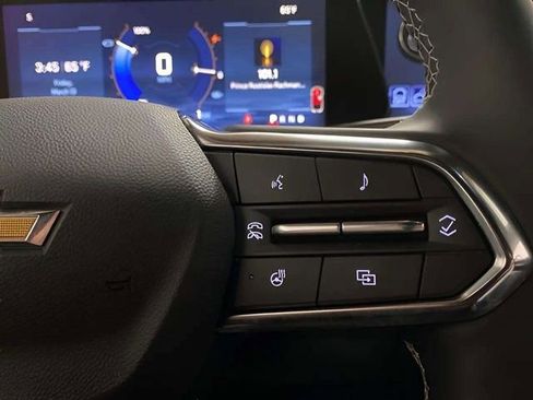 Used 2026 Chevrolet Equinox EV LT image 31