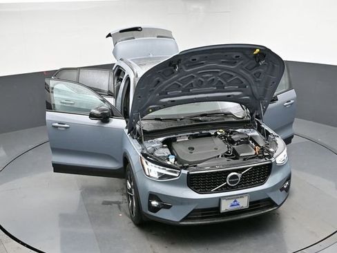 Used 2023 Volvo XC40 B5 Plus w/ Protection Package Premier image 47