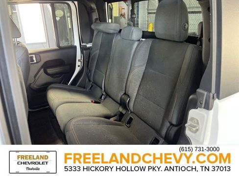 Used 2024 Jeep Gladiator Sport image 28