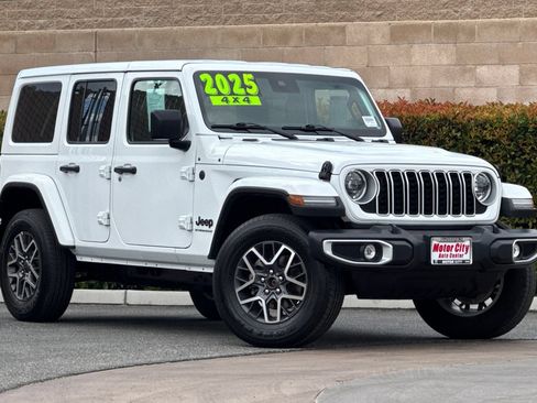 Used 2025 Jeep Wrangler Unlimited Sahara AWD/4WD image 2