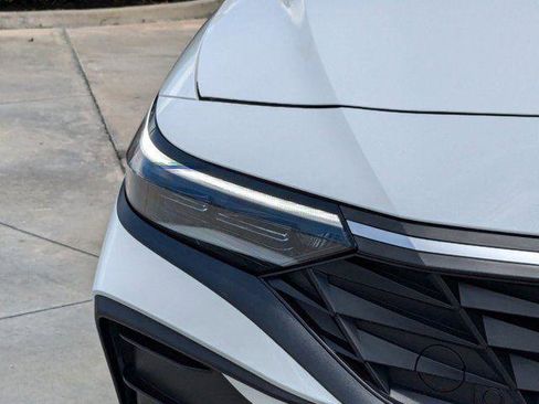 New 2026 Hyundai Elantra SE FWD image 7