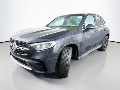 Certified 2025 Mercedes-Benz GLC 300 GLC 300 image 3