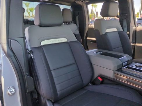 Certified 2025 GMC Hummer EV 3X w/ LPO, Dark Essentials Package AWD/4WD image 26