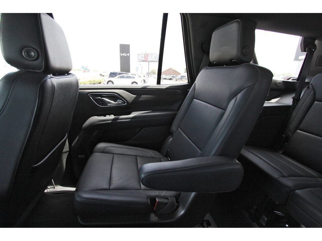 Used 2022 Chevrolet Tahoe LT w/ LT Signature Plus Package RWD image 12