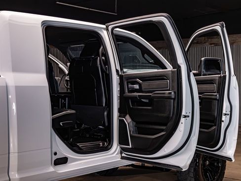 Used 2024 RAM 2500 Laramie w/ Night Edition image 33