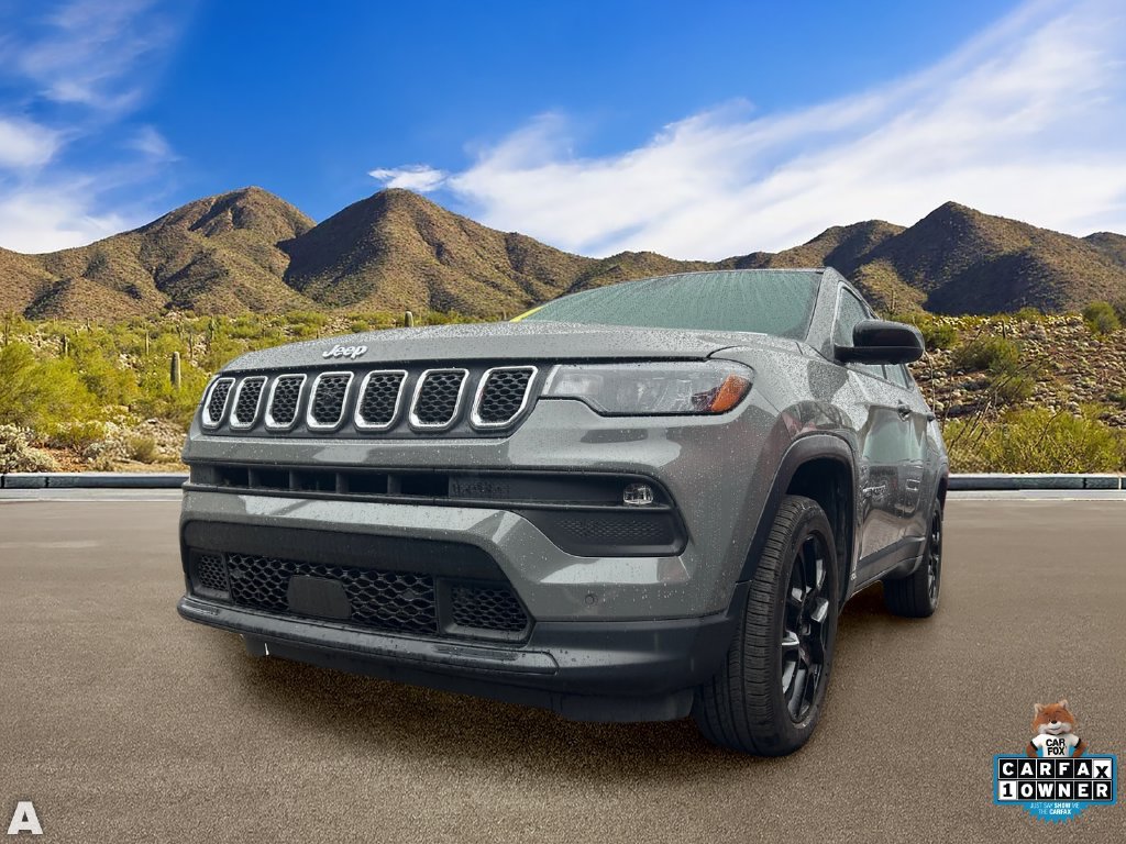 Used 2023 Jeep Compass Latitude w/ Sun and Sound Group AWD/4WD image 2