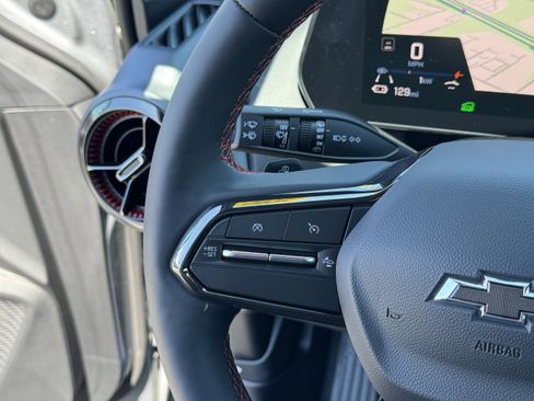 Used 2025 Chevrolet Equinox EV RS image 18