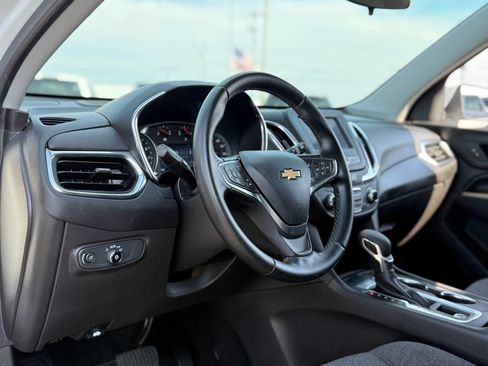 Used 2023 Chevrolet Equinox LT FWD image 10