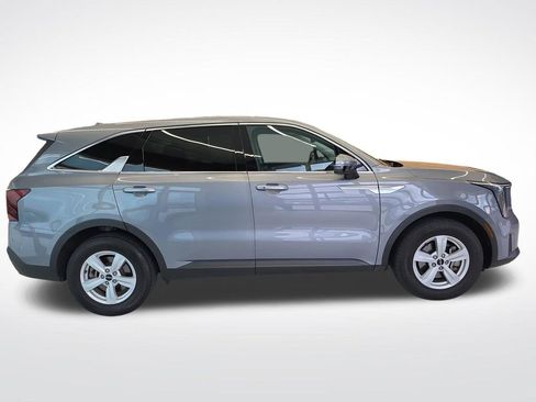 Certified 2025 Kia Sorento LX FWD image 8
