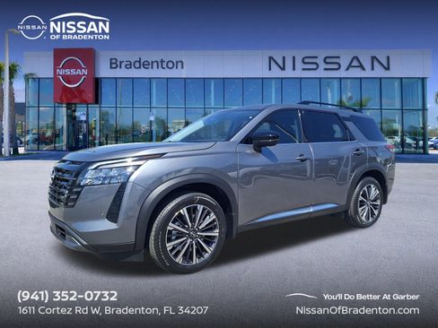 New 2026 Nissan Pathfinder Platinum image 1