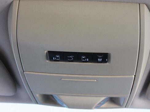 Used 2016 Dodge Grand Caravan SXT FWD image 33