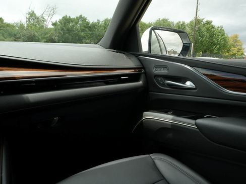 Used 2021 Cadillac Escalade Luxury RWD image 8
