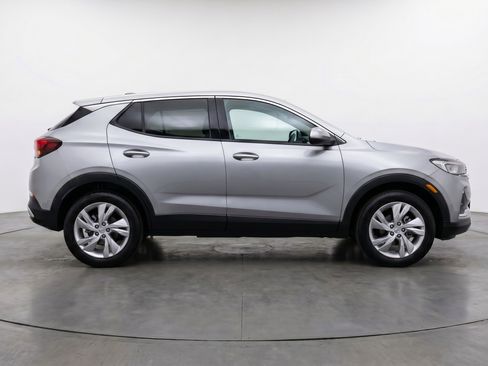 Used 2025 Buick Encore GX Preferred AWD/4WD image 11