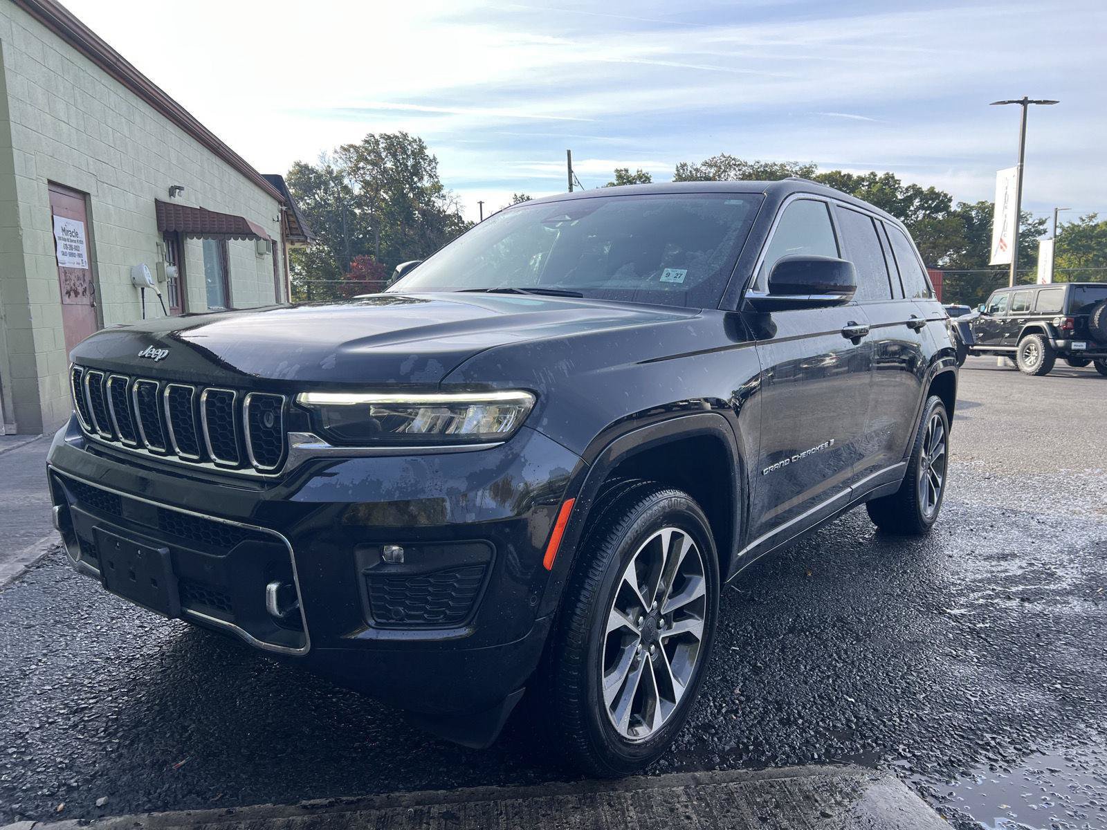 Used 2022 Jeep Grand Cherokee Overland w/ Adv Protech Group III AWD/4WD image 6