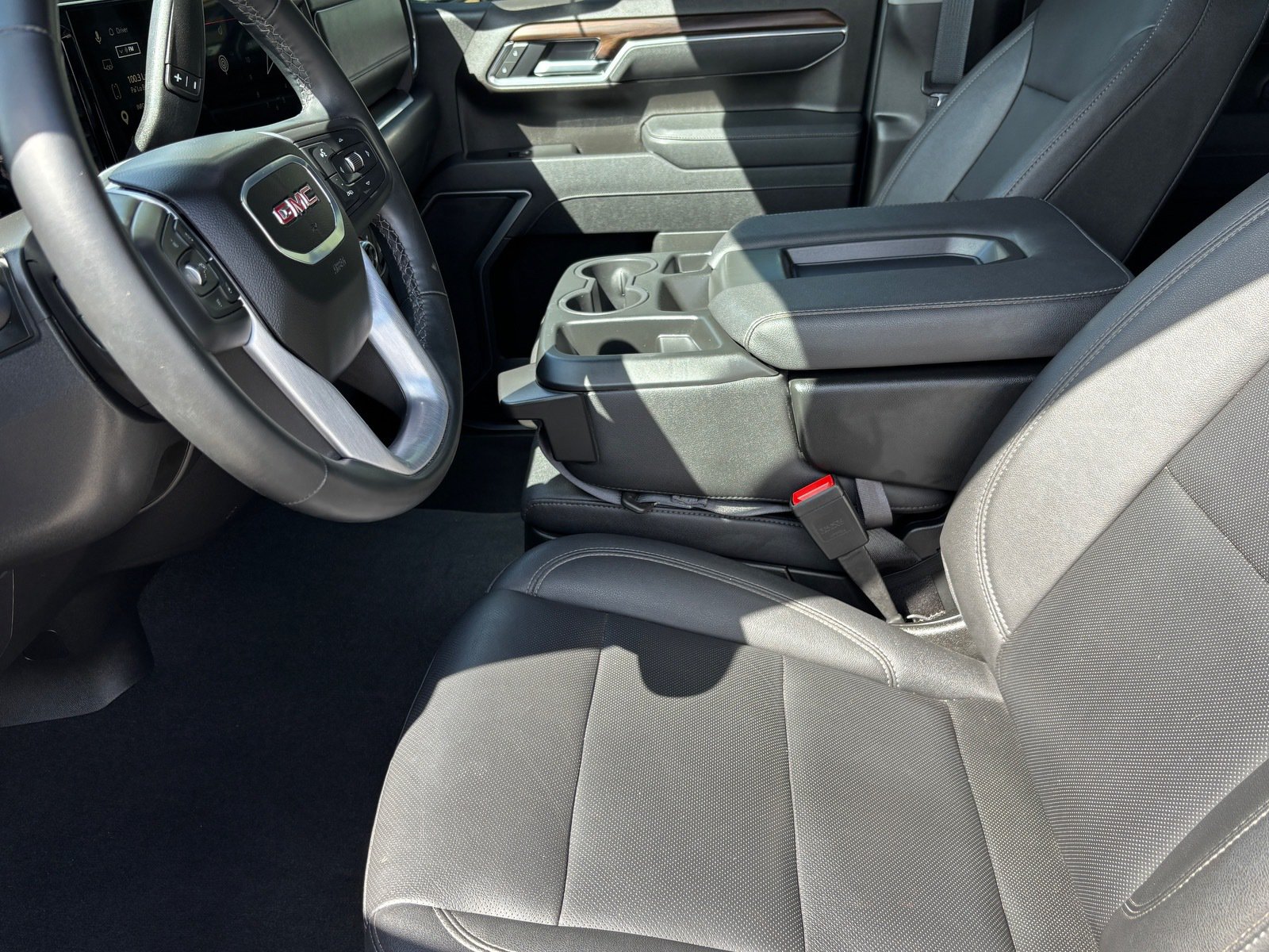 Used 2026 GMC Sierra 1500 SLT AWD/4WD image 21