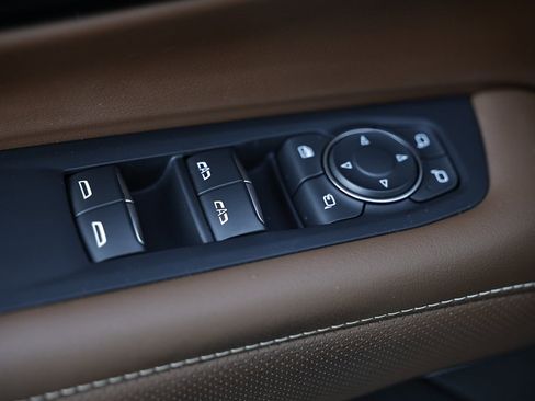 Used 2025 Chevrolet Tahoe High Country image 17