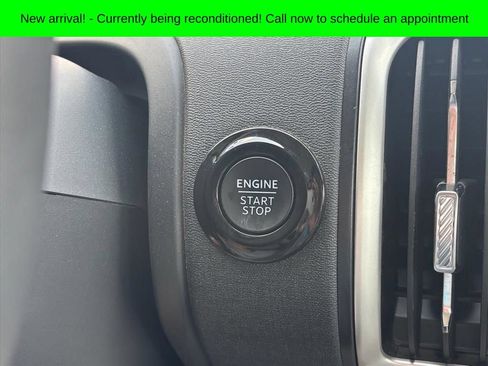 Used 2025 Ford Expedition Active AWD/4WD image 19