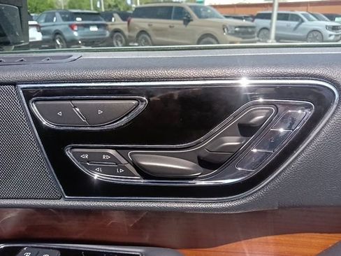 Used 2024 Lincoln Navigator Reserve AWD/4WD image 38
