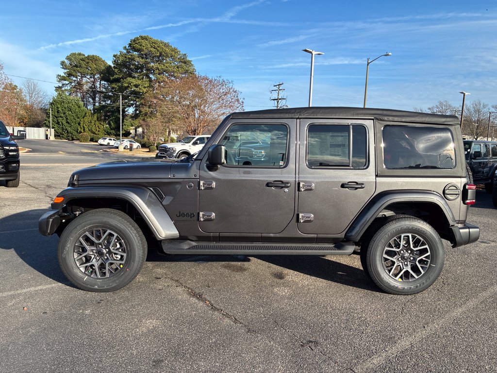New 2026 Jeep Wrangler Unlimited Sahara AWD/4WD image 2