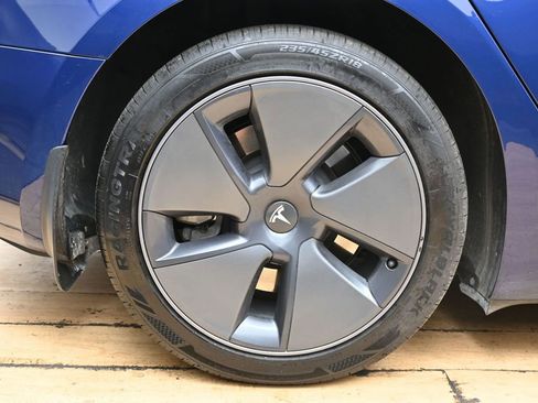 Used 2023 Tesla Model 3 Standard Range image 10