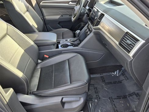 Certified 2022 Volkswagen Atlas SE image 20