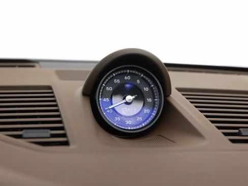 Used 2024 Porsche 911 Carrera image 19