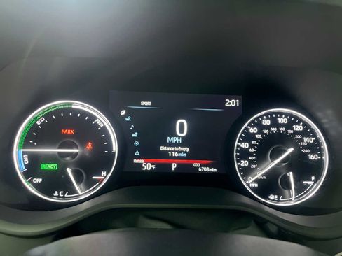 Used 2023 Toyota Sienna Platinum image 10