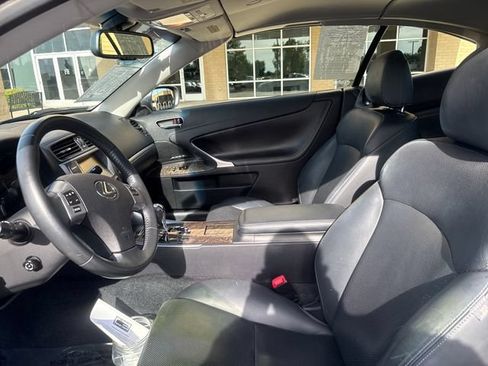 Used 2015 Lexus IS 250C w/ Luxury Package RWD image 8