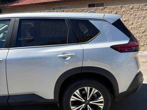 Used 2023 Nissan Rogue SV AWD/4WD image 9