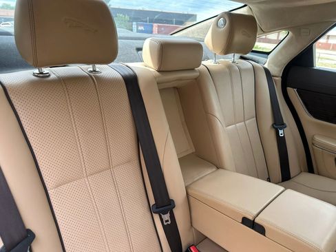 Used 2013 Jaguar XJ L Portfolio RWD image 27