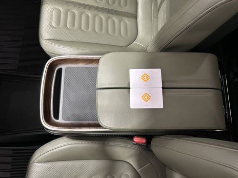 Used 2023 Rivian R1S Launch Edition image 31