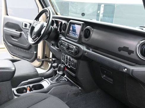 Used 2022 Jeep Gladiator Sport AWD/4WD image 50