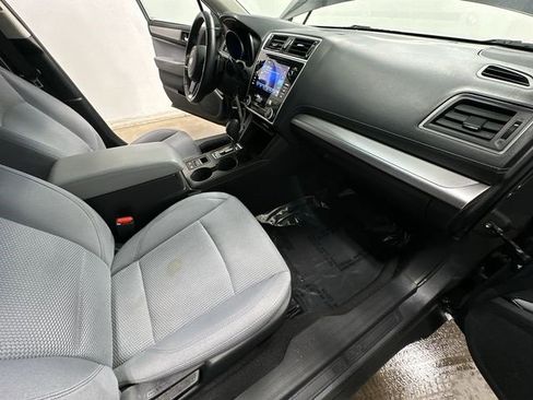 Used 2019 Subaru Outback 2.5i Premium image 21