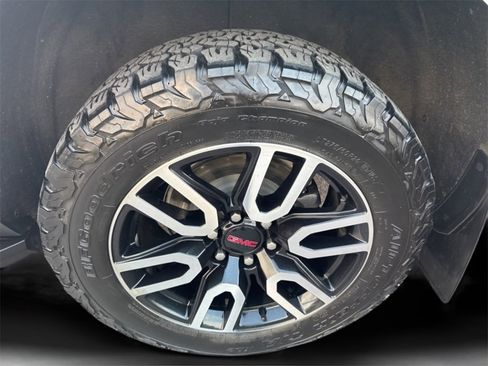 Used 2021 GMC Yukon AT4 w/ Technology Package image 26