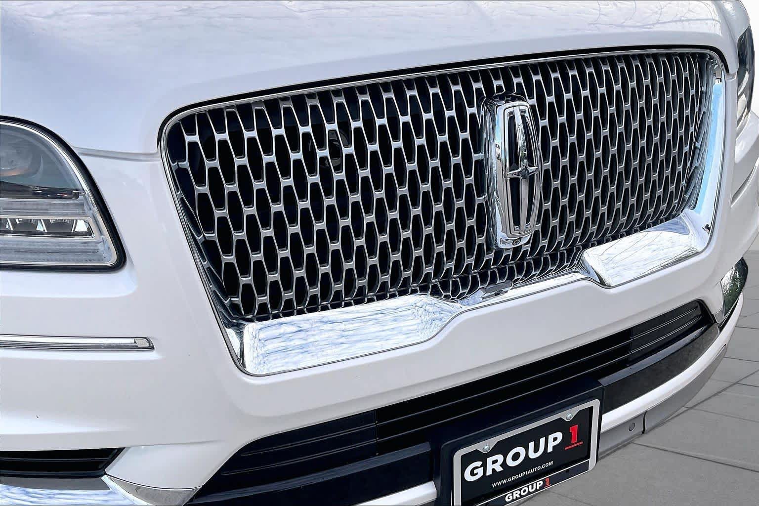 Used 2018 Lincoln Navigator Select w/ Technology Package RWD image 29