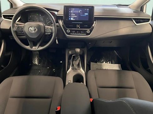 Used 2025 Toyota Corolla LE image 16