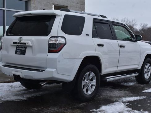 Used 2019 Toyota 4Runner SR5 Premium image 11