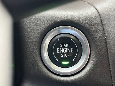 Used 2021 GMC Yukon SLT w/ SLT Luxury Plus Package image 28