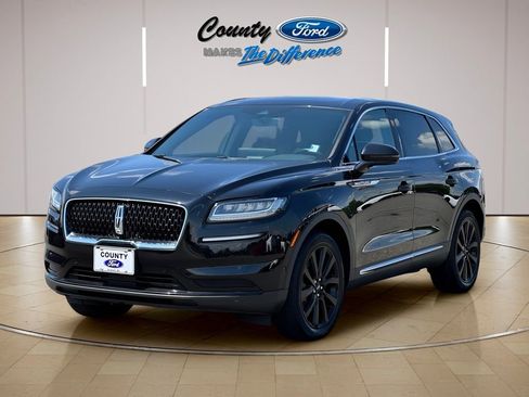 Used 2022 Lincoln Nautilus Reserve w/ Equipment Group 201A image 2