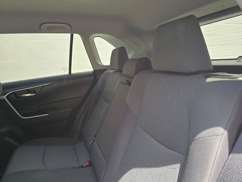 Used 2022 Toyota RAV4 XLE w/ XLE Grade Weather Package AWD/4WD image 18
