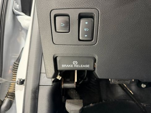 Used 2021 Ford F350 Platinum w/ Tremor Off-Road Package image 21