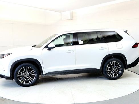 New 2026 Toyota Grand Highlander AWD Hybrid image 3