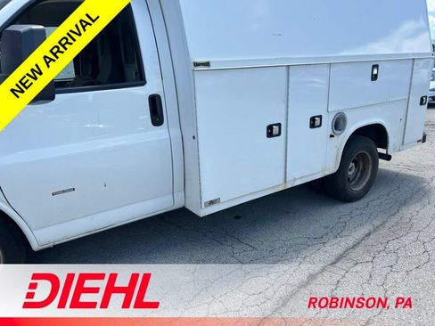 Used 2019 GMC Savana 3500 w/ Power Convenience Package RWD image 5