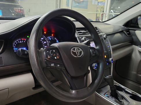 Used 2015 Toyota Camry LE image 13
