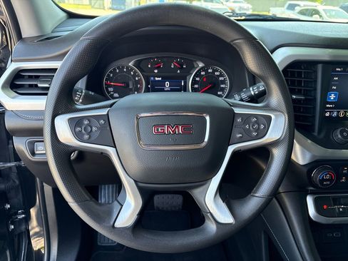 Certified 2022 GMC Acadia SLE w/ Driver Convenience Package image 17