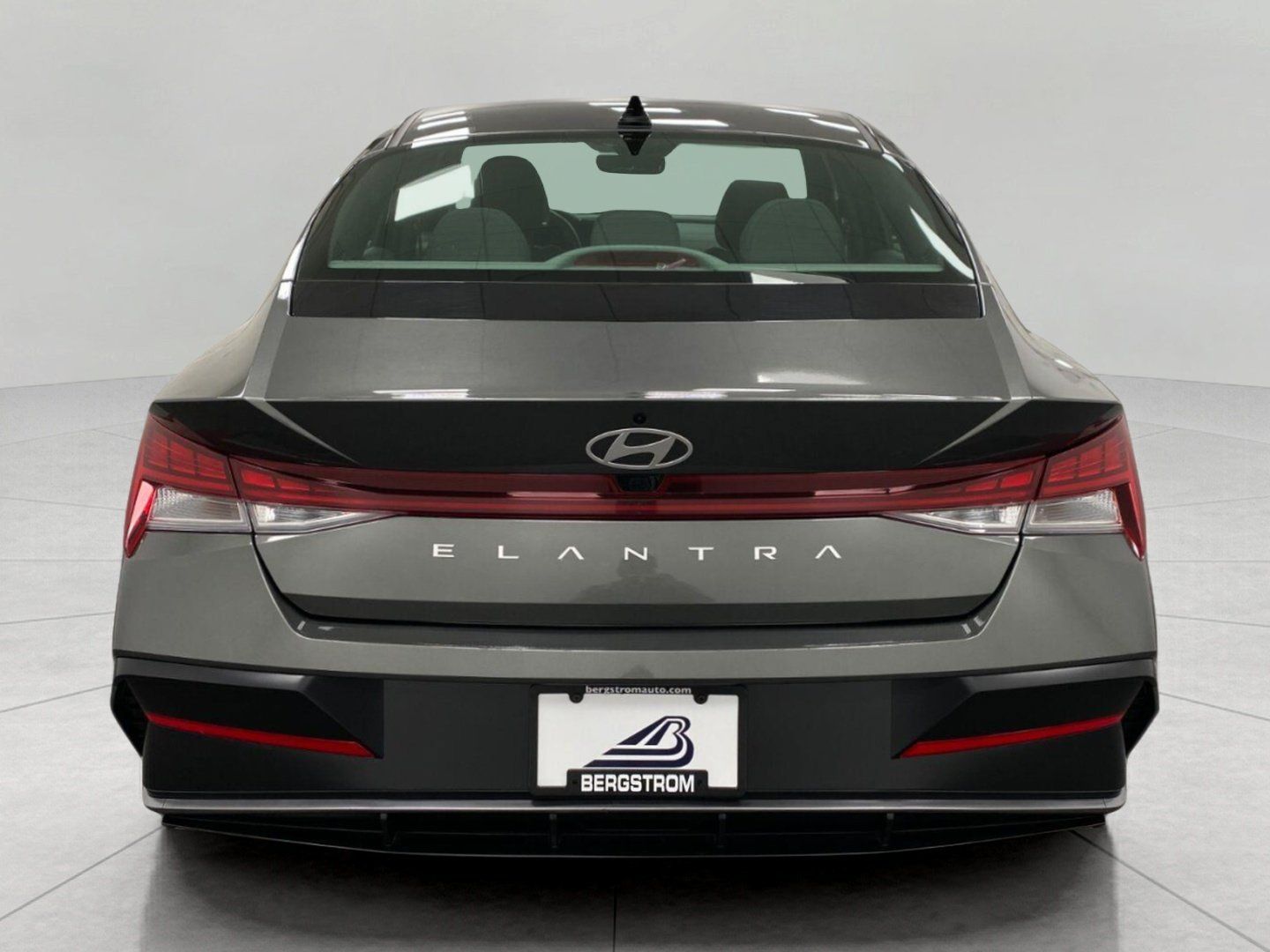 Used 2025 Hyundai Elantra SEL FWD image 5