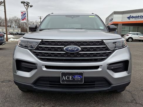Certified 2023 Ford Explorer XLT image 2
