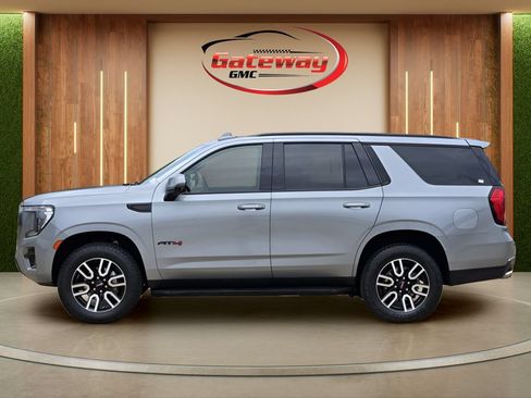 Used 2024 GMC Yukon AT4 w/ Technology Package AWD/4WD image 8
