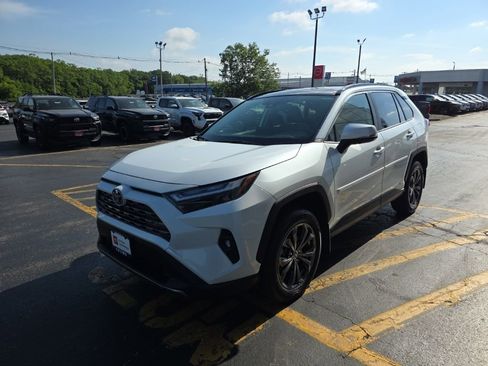 Used 2024 Toyota RAV4 Limited w/ Advanced Technology Package AWD/4WD image 9